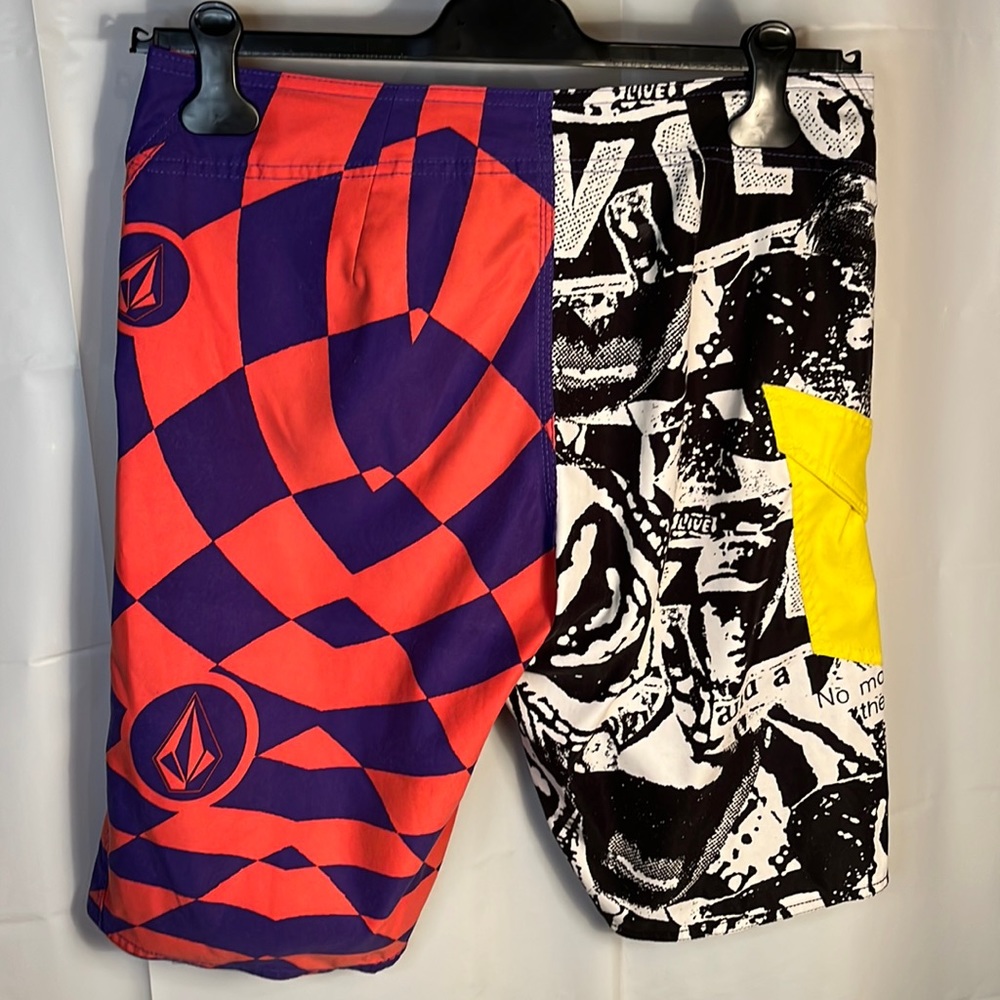 Volcom Shorts 90s Look